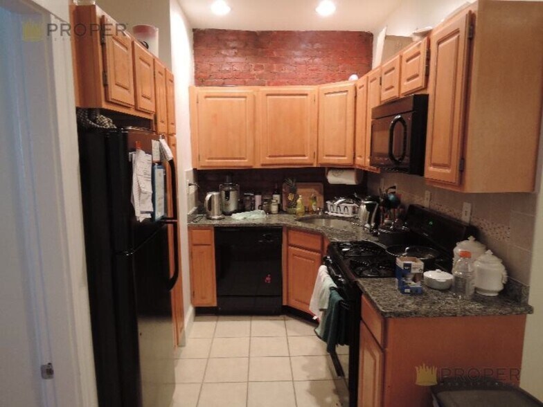 Building Photo - 1122 Commonwealth Ave