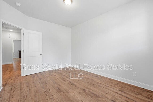Building Photo - 5115 Hillington Wy