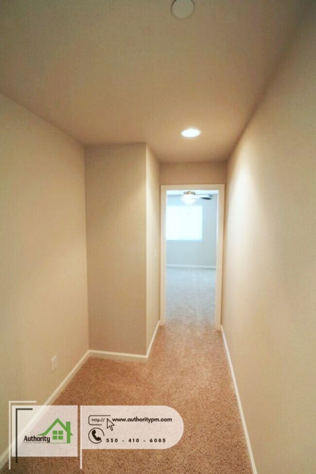 Building Photo - 674 Mission De Oro Dr