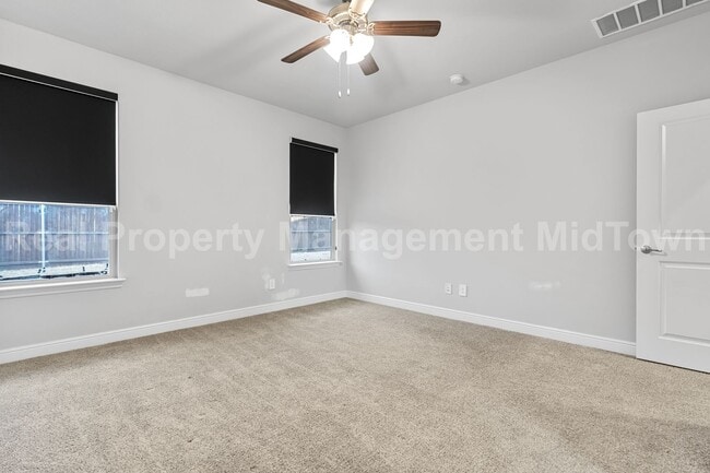 Building Photo - 1141 Southwark Dr