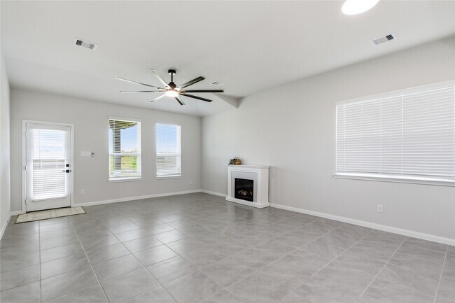 Building Photo - 7302 Toluca Dr