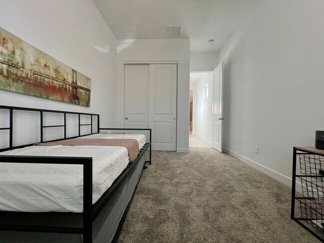 Building Photo - Immaculate 3 Bedroom Furnished Smart Home in Lake Las Vegas – A Tranquil Desert Oasis