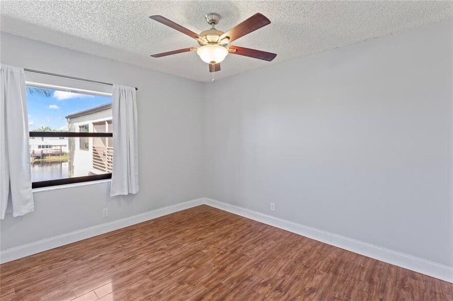 Building Photo - 11344 Taft St