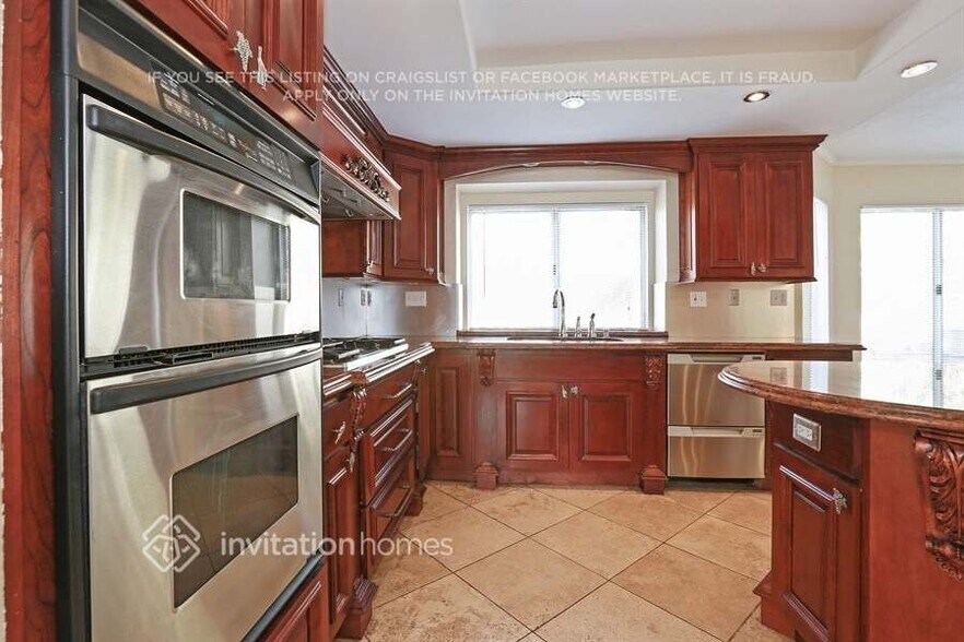 Building Photo - 20325 Calhaven Dr