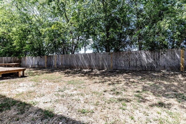 Building Photo - 446 S Water Ln