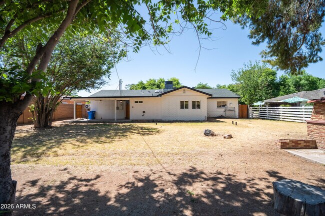 Building Photo - 4028 E Edgemont Ave