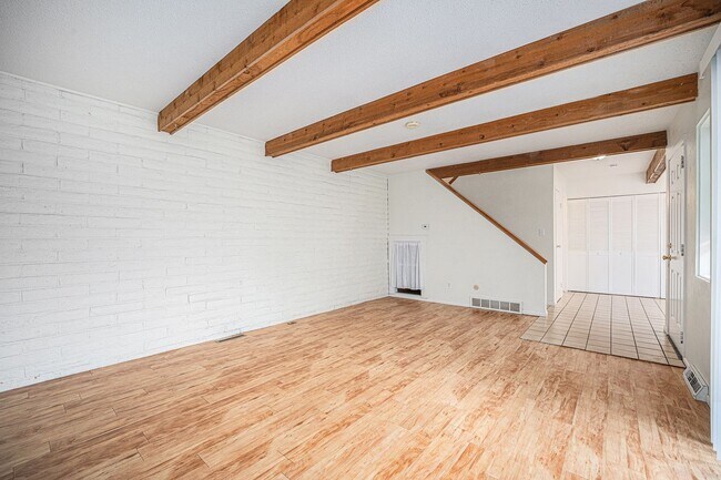 Building Photo - Charming 2 Bedroom 1.5 Bathroom Condo in Southeast Denver available Now!