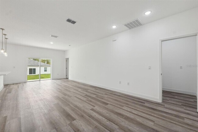 Building Photo - 6062 SW 154th Place Rd
