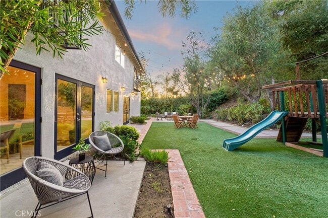 Building Photo - 9767 Blantyre Dr