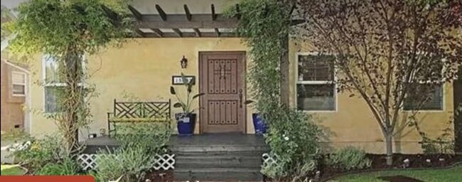 Building Photo - 15242 La Maida St