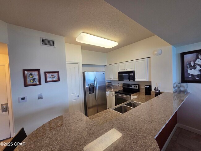 Building Photo - 9900 S Thomas Dr