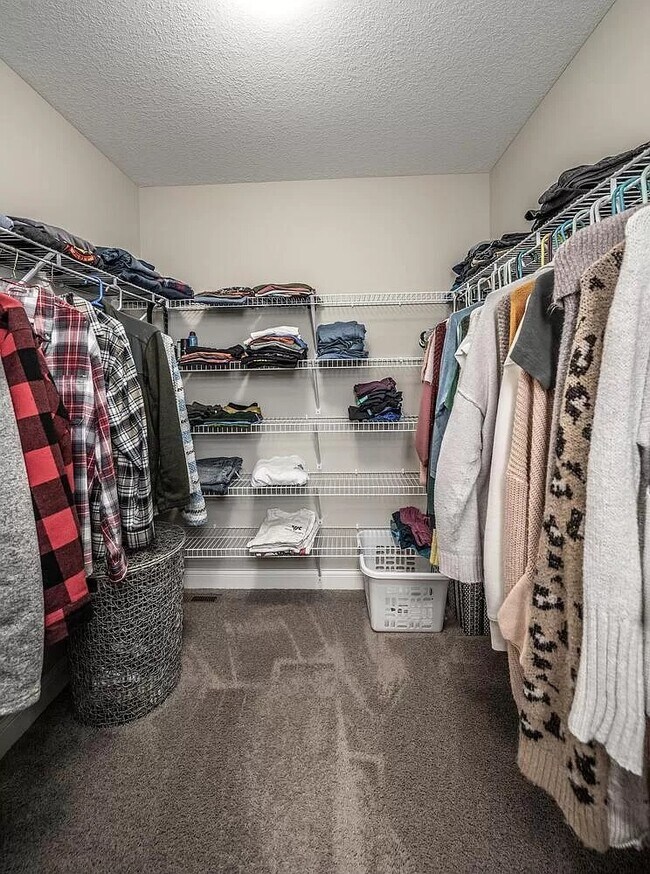Owner WI closet - 14185 Adelaide Ave