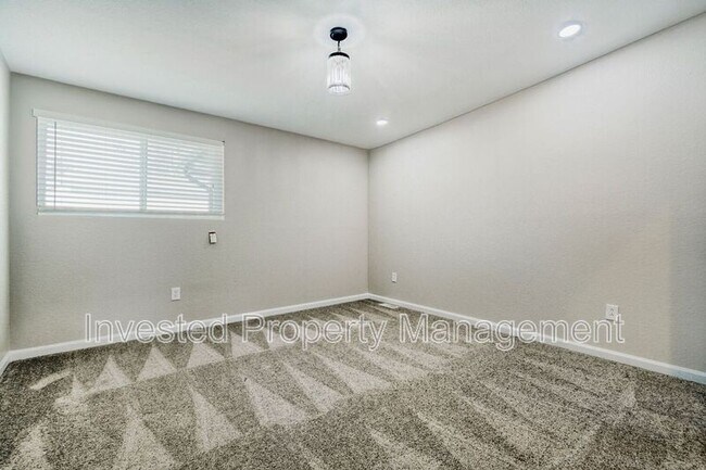 Building Photo - 6820 Niagara St