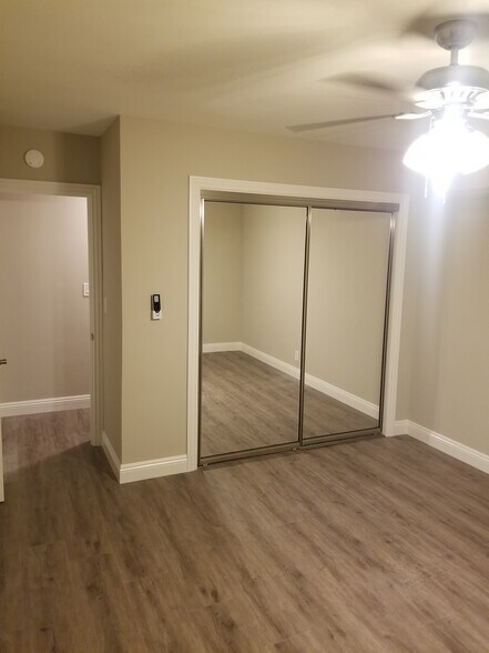 Building Photo - 276 S Sierra Madre Blvd