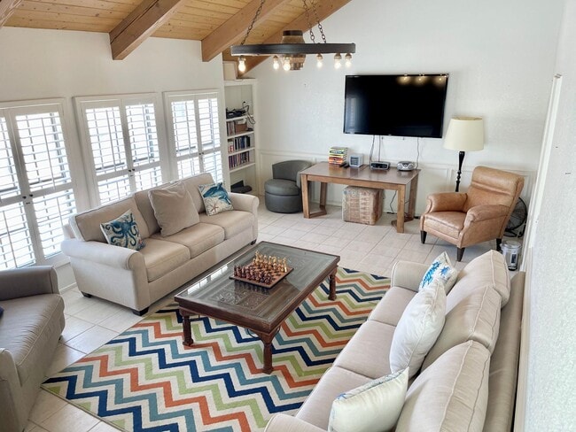 Building Photo - 4025 Ocean- MFR