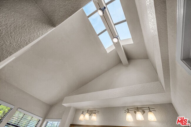 Building Photo - 7517 W 81st St
