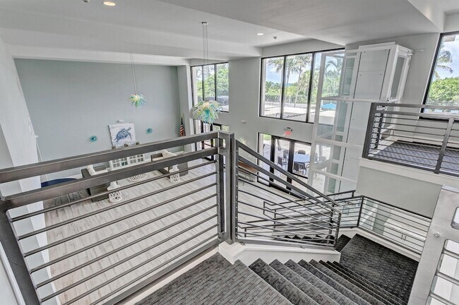 Building Photo - 145 S Ocean Ave