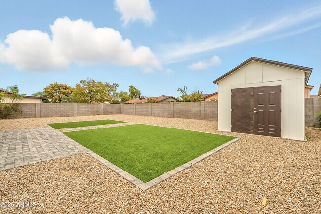 Building Photo - 3262 E Enid Ave