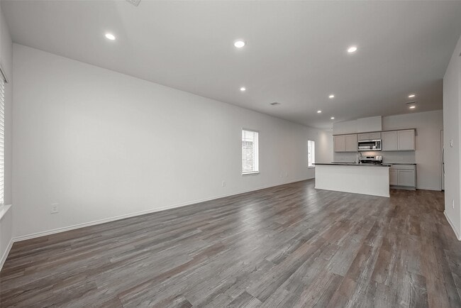 Building Photo - 5619 Vintage Oakmont Dr
