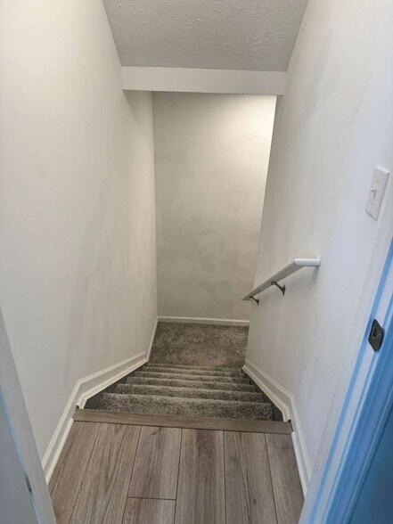 Building Photo - 23828 Pine Valley Dr