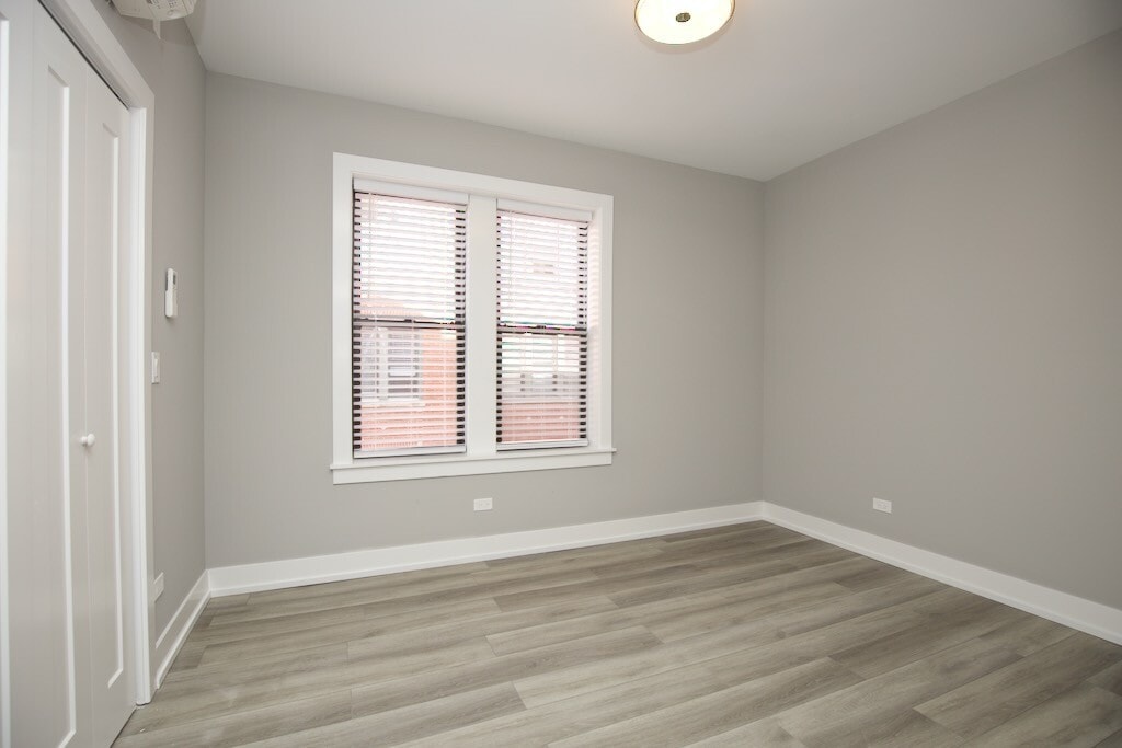 Building Photo - 3938 N Janssen Ave