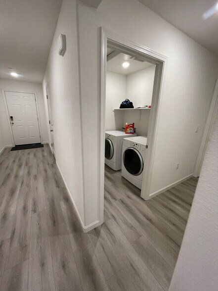 Building Photo - 2469 Cellar St