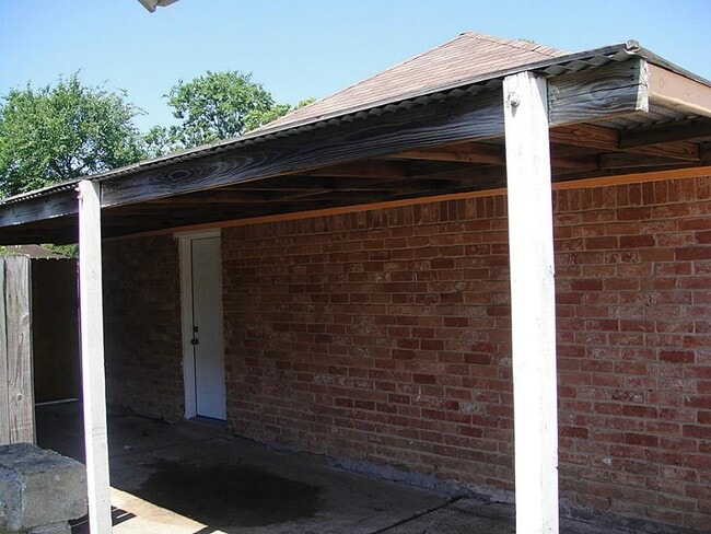 Building Photo - 11942 Flushing Meadows Dr