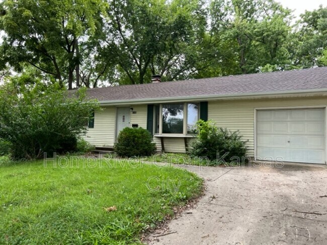 Primary Photo - 4149 N Lister Ave