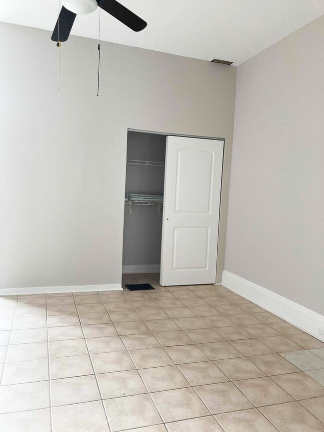 Building Photo - 3221 Bishop St