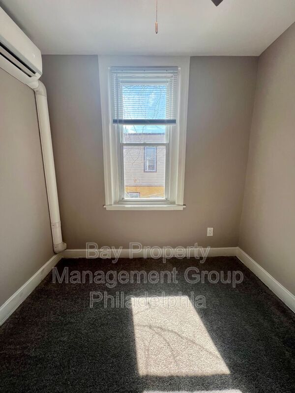 Building Photo - 2022 W Toronto St