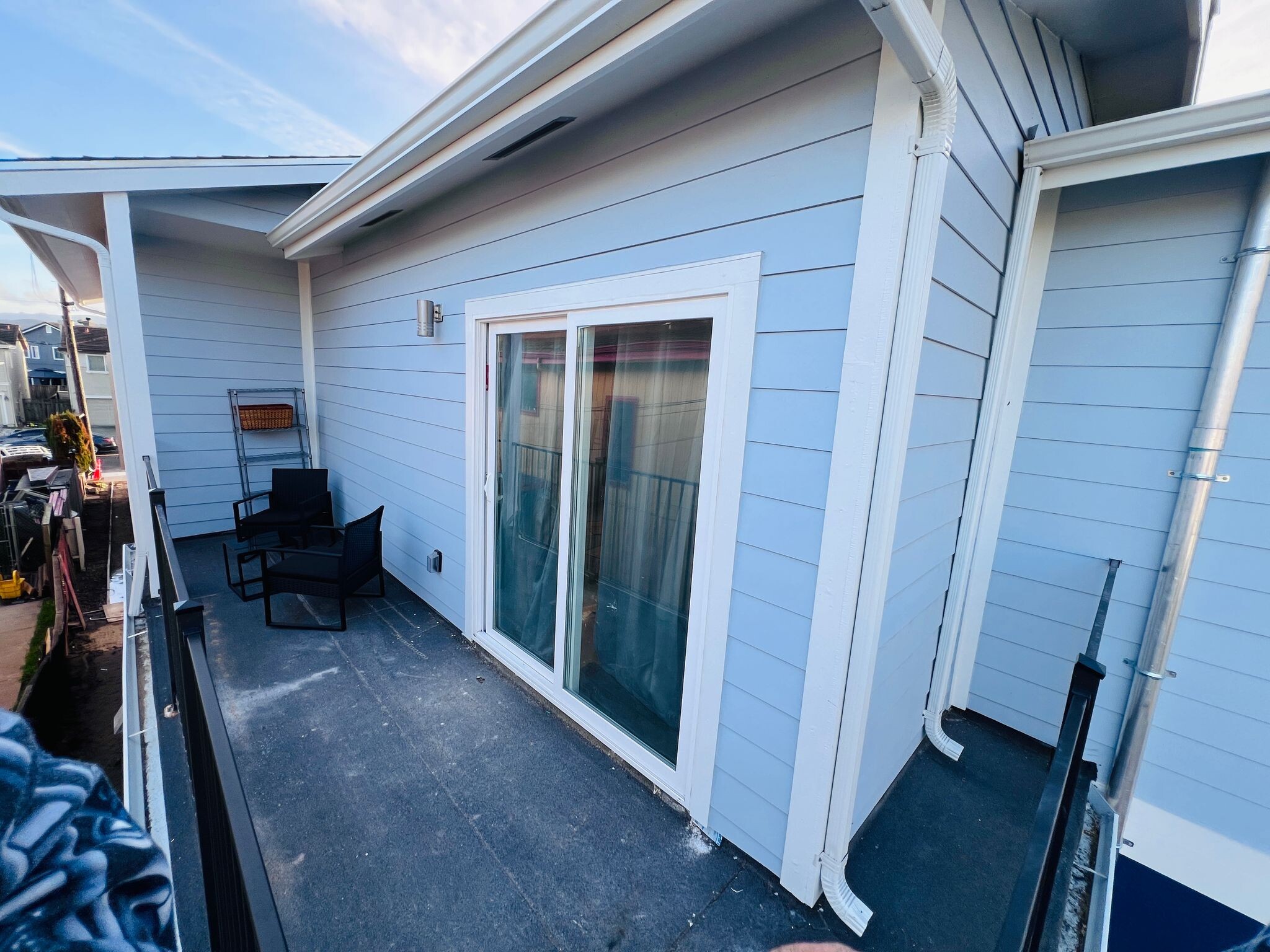 Building Photo - 663 1st Ln
