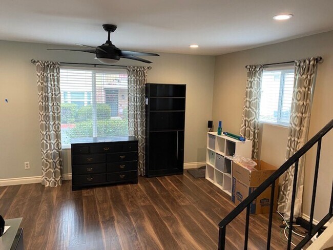 Building Photo - 7895 Rancho Fanita Dr