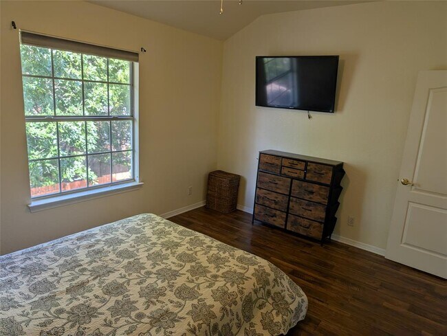 Building Photo - 9910 Jasmine Creek Dr