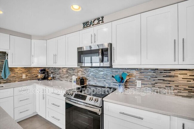 Building Photo - 223 Island Way