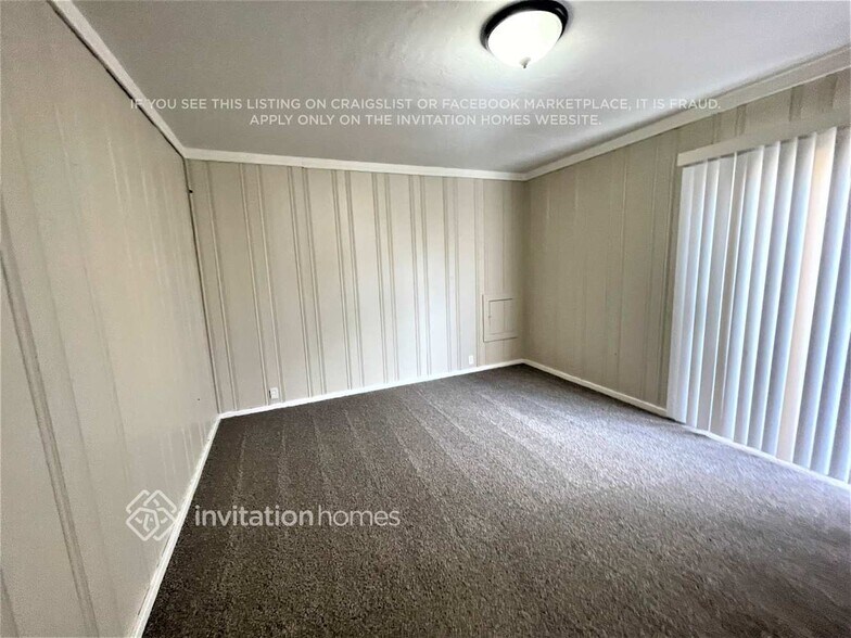 Building Photo - 215 Roney Ave