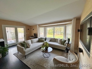 Building Photo - 82 Riverview Cir