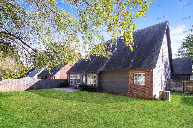 Building Photo - 8619 E 95th Pl