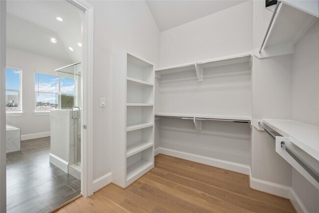 Building Photo - 10919 Grove Tree Ln