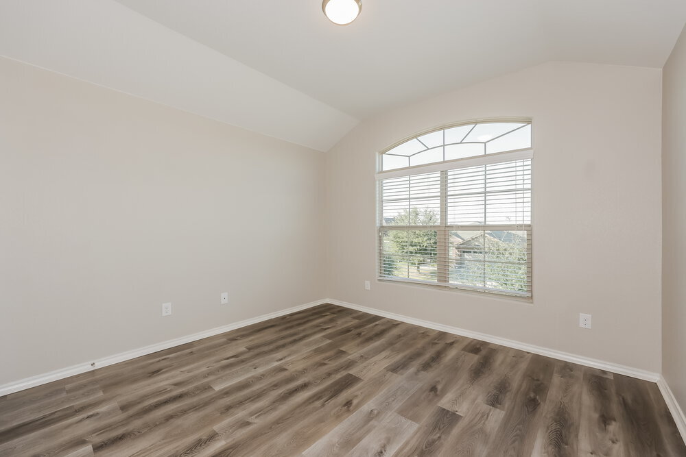 Building Photo - 1720 Kings Glen Ln