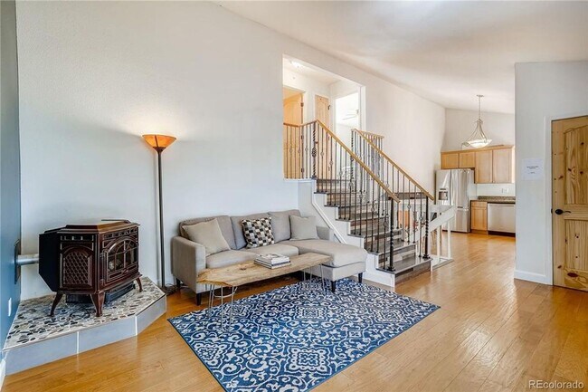 Building Photo - Lovely Louisville Home for Lease! Darling Dutchcreek Home on Dahlia!