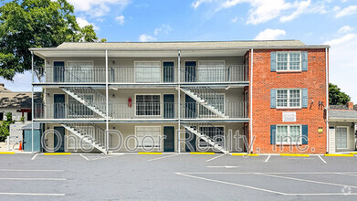 Building Photo - 732 Scotland St