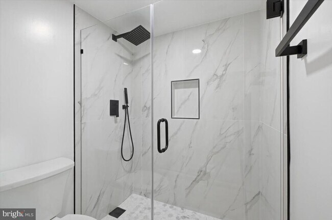 Building Photo - 125 Clubhouse Dr SW