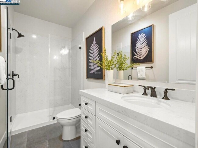 Building Photo - 1588 Alamo Way