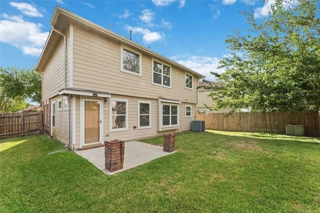 Building Photo - 11015 Shumard Oak Ct