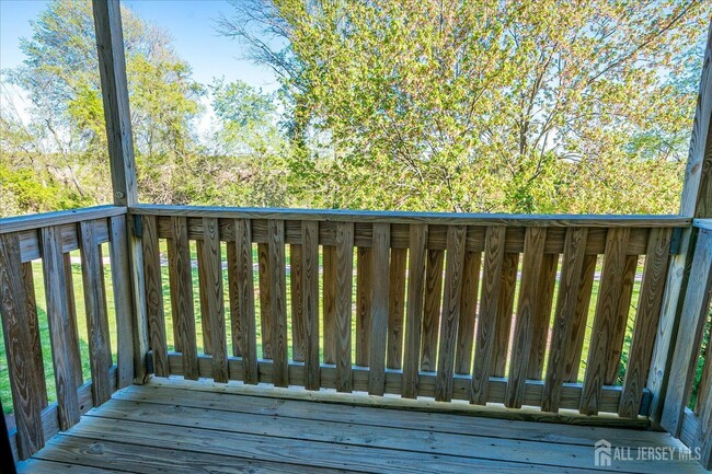 Building Photo - 405 Ravens Crest Dr