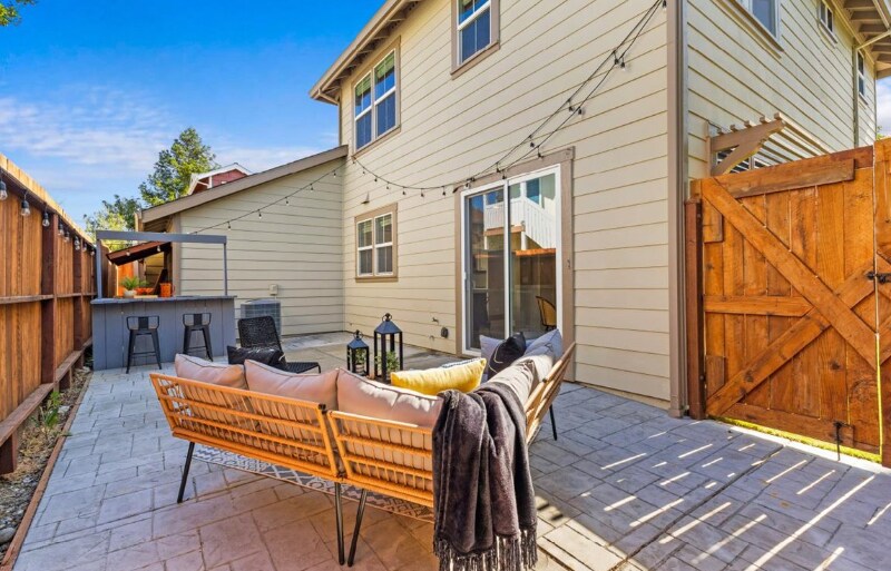 Building Photo - 2455 Prairie Ln