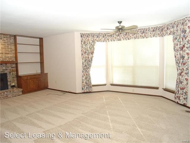 Building Photo - 218 Lazy Ridge Dr
