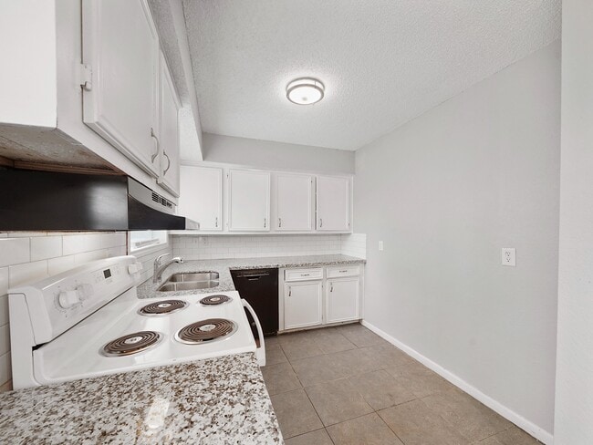 Building Photo - 3006 14th Ave N