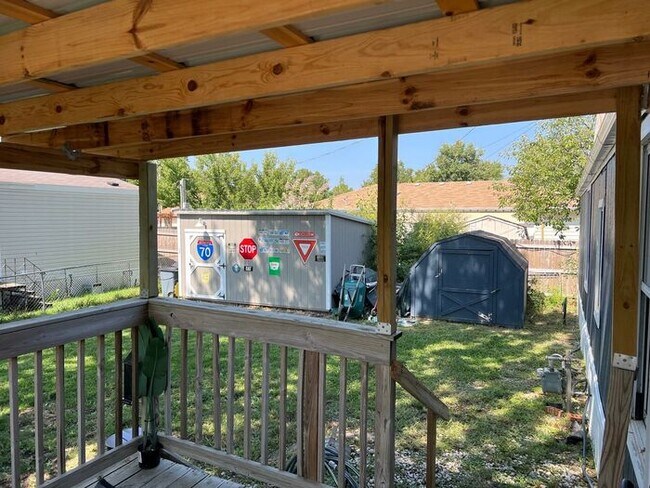 Building Photo - 3 Bed 2 Bath Home in Manhattan, KS