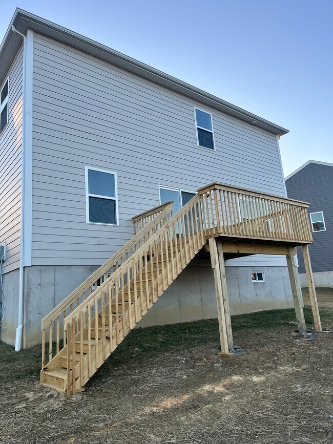Building Photo - 61 Snapdragon Dr